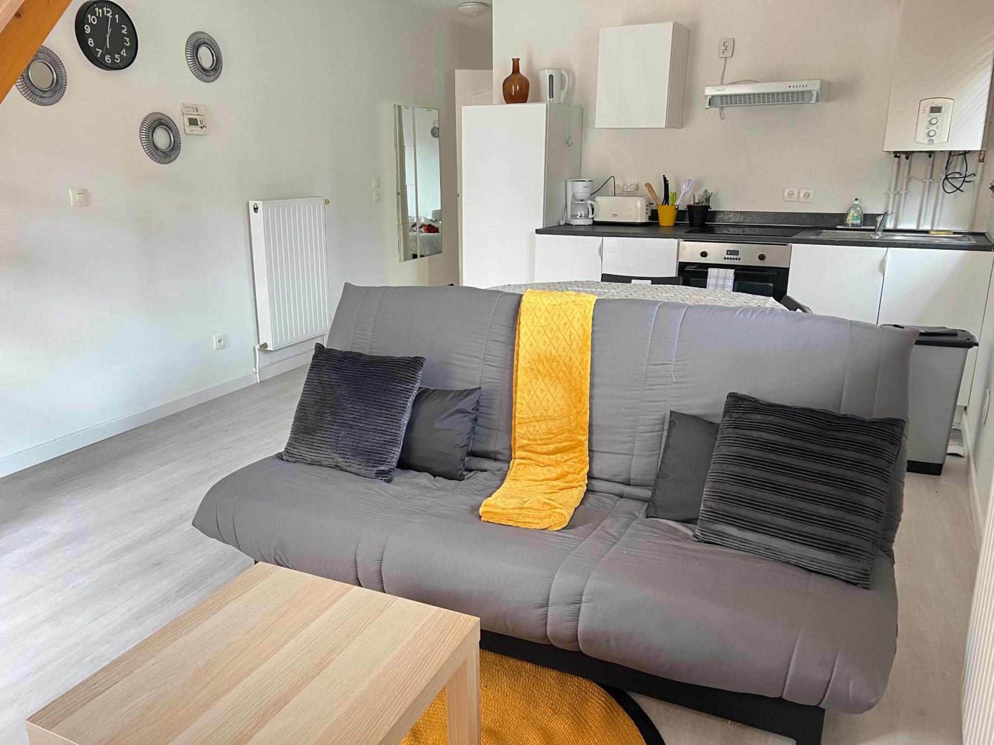La Maisonnette Un Sejour A Part Longeville-les-Metz Luaran gambar